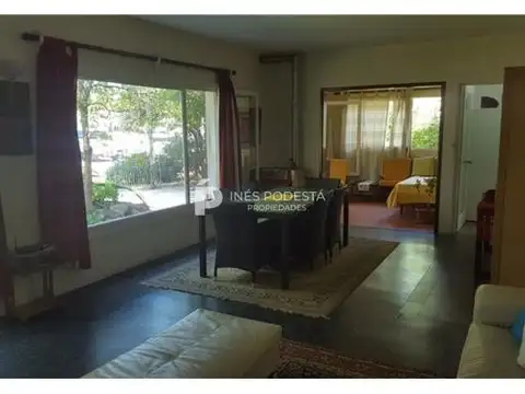 Parada 6, cerca de Punta Shopping.