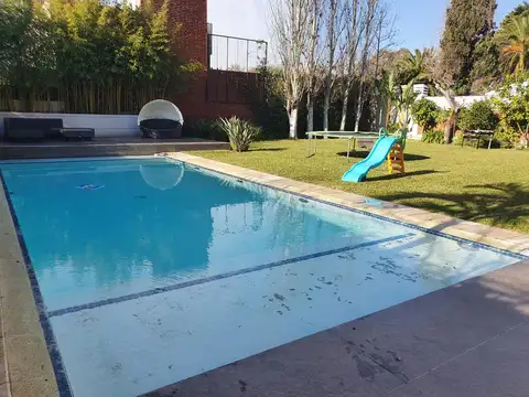 Casa 7 ambientes con 4 baños