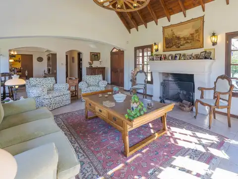 Casa 6 ambientes con 3 baños