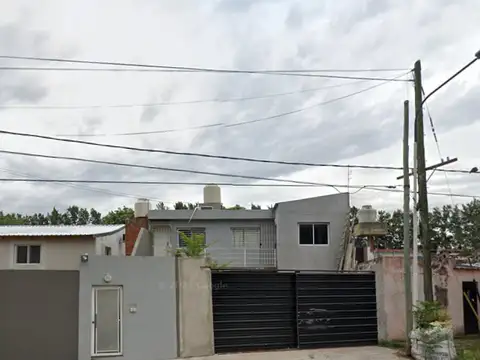 EN VENTA EN CASEROS DEPARTAMENTO TIPO CASA DE 3 AMBIENTES CON PATIO TERRAZA PROPIA - FICHA 9945