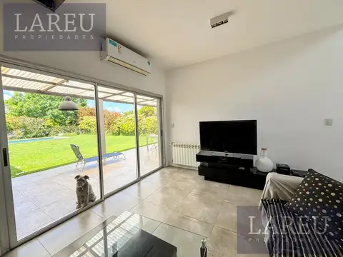 Casa en Venta con 4 cocheras