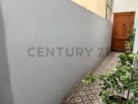 Avenida Hipólito Yrigoyen 3100, Piso 1