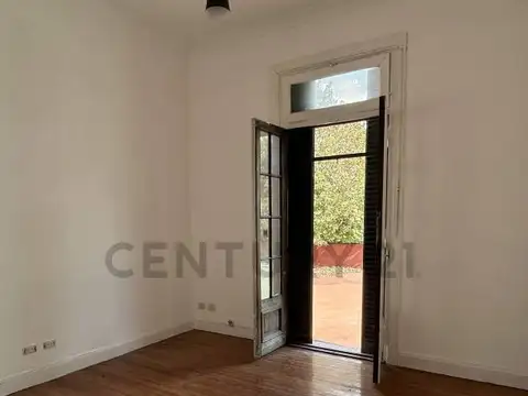 Casa 10 ambientes con 4 baños