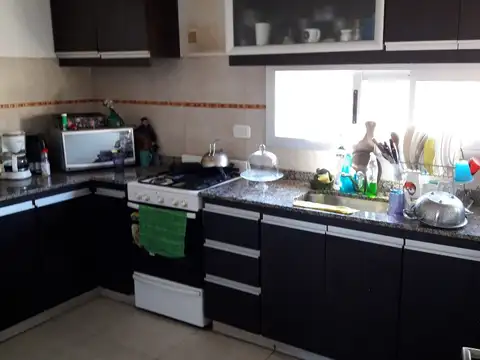 MUY LINDO DUPLEX A DOS CUADRAS CENTRO CARAPACHAY