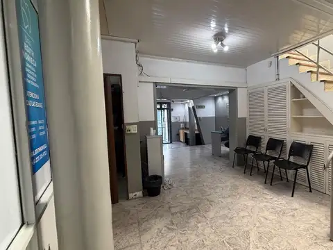 Venta  de edificio comercial en centro de Quilmes