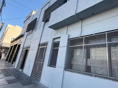 Venta  de edificio comercial en centro de Quilmes