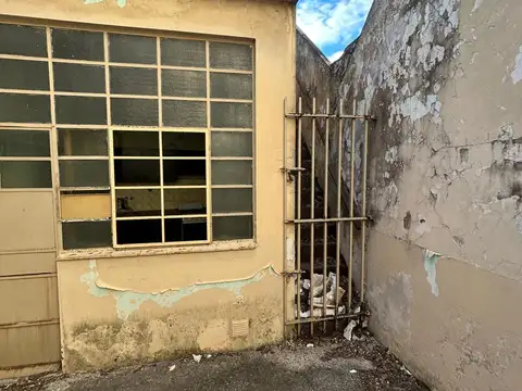Ph 3 ambientes Lomas del mirador  con patio y terraza a reciclar