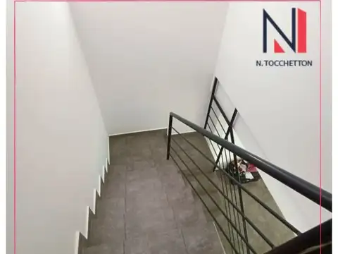 Depto Tipo Casa en Alquiler con 1 cocheras