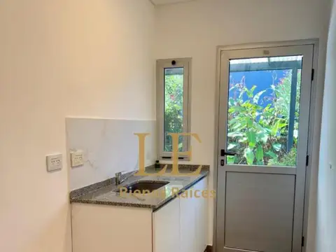 Casa 5 ambientes con 4 baños