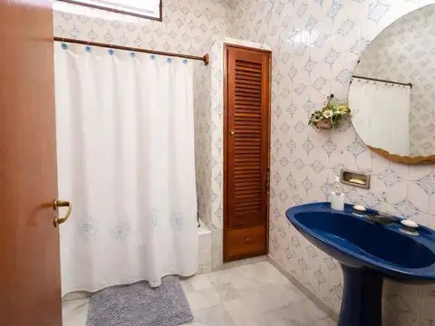 VENTA CASA 5 AMBIENTES BARRIO SANTA ANA