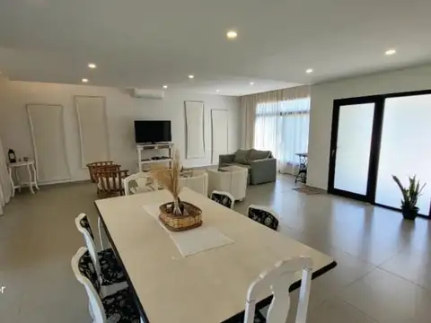 Casa en Alquiler Temporal en Lagoon Pilar, USD 1.900