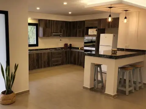 Casa 4 ambientes con 4 baños