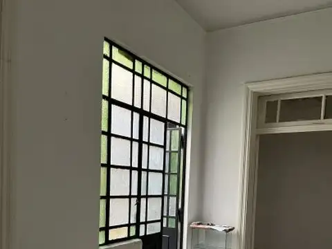 ENTRE RÍOS Y CÓRDOBA CASA AMPLIA DE PASILLO 3 DORMITORIOS