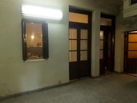 VENTA PH 3 AMBIENTES + PATIO PARQUE CHACABUCO CABA