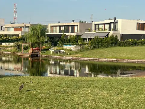 Terreno en Venta de 905,0 m2