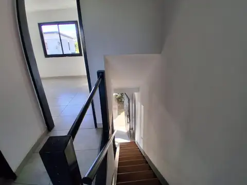 Casa 3 ambientes con 2 baños