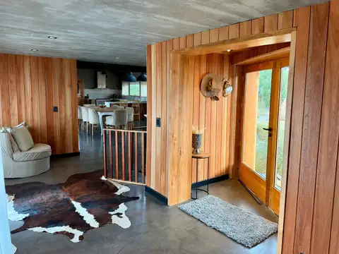 Casa en Venta con 3 cocheras