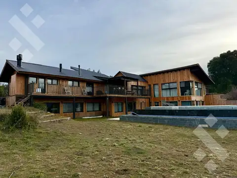 Venta casa 4 dormitorios - B.º Peñon del Lolog - San Martin de los Andes