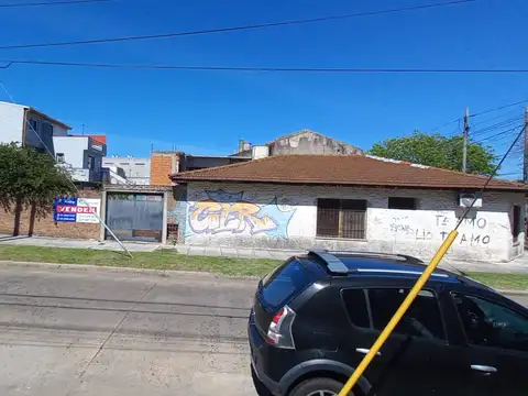 Casa 6 ambientes con 2 baños