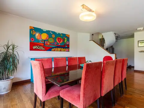 MUY BUENA PROPIEDAD EN LAS LOMAS JOCKEY. OPORTUNIDAD 