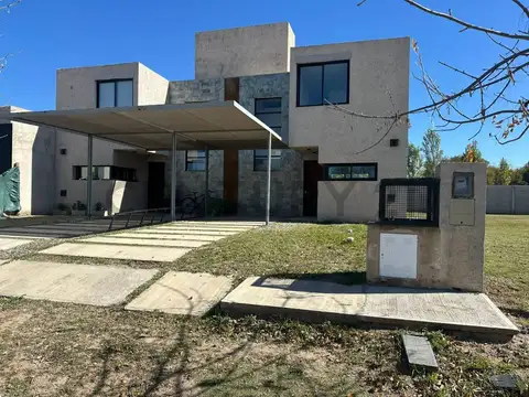 DUPLEX  PREMIUM 3 DORMITORIOS EN DISTRITO SUR