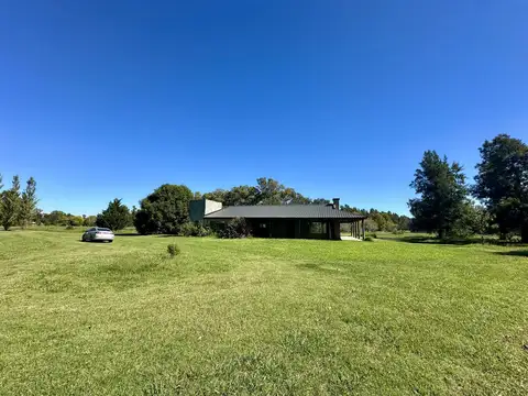 Chacra en Venta de 3 hectáreas. Casa con pileta. Chacras Las Vizcachas, Exaltación de la Cruz