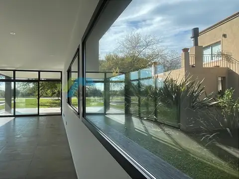 Casa en Venta en Haras Santa Maria, USD 320.000