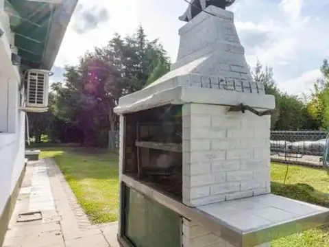Casa en Alquiler Temporal con 1 cochera