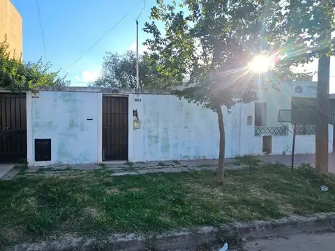 VENTA CASA 2 DORMITORIOS + COCHERA