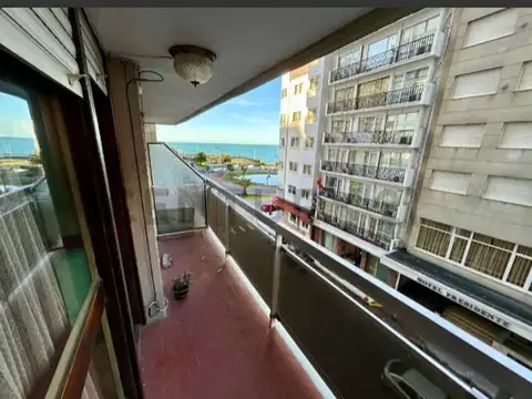 Monoambiente con balcón