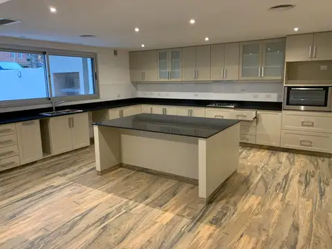 Casa en Venta en Acassuso, USD 1.200.000
