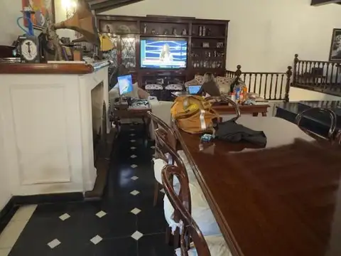 Casa en Alquiler con 1 cochera