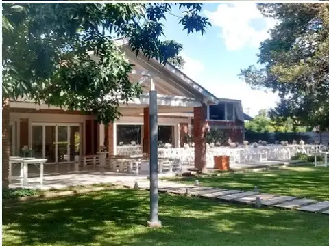 Local Gastronómico / Salón de Eventos / Coworking — Zona Altamente Industrial