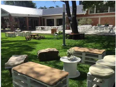 Local Gastronómico / Salón de Eventos / Coworking — Zona Altamente Industrial
