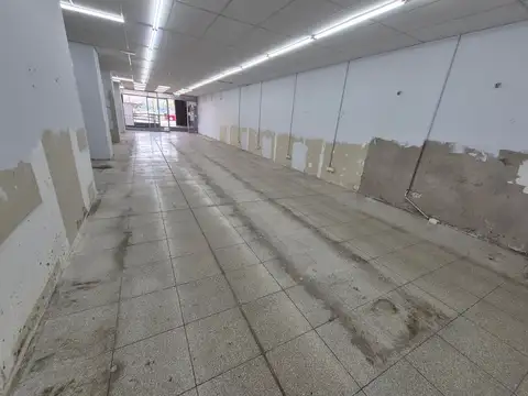 ALQUILER LOCAL COMERCIAL 500m2 EX BANCO VERSALLES