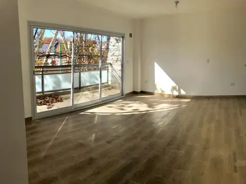 E Lamarca 5000, Piso 2