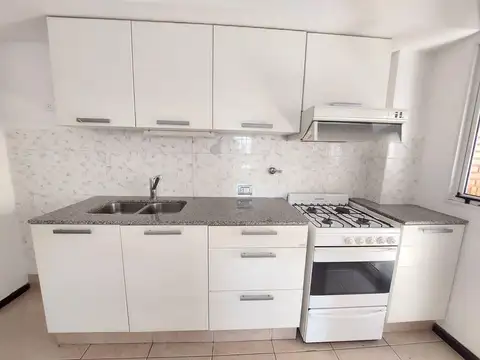 Departamento en Alquiler en Abasto, $ 550.000