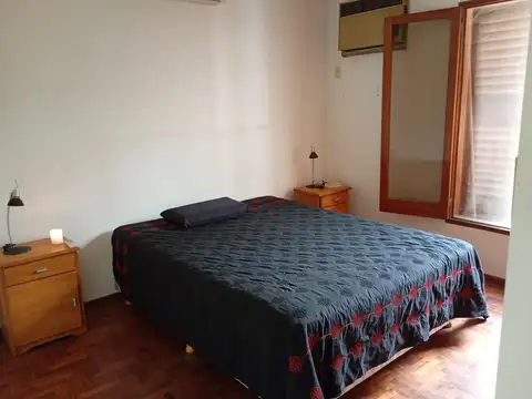 Casa 7 ambientes con 2 baños