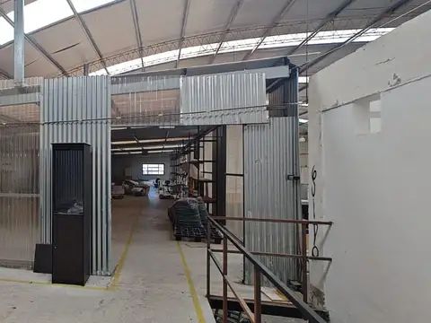 Galpon en Alquiler 25  mts Frente