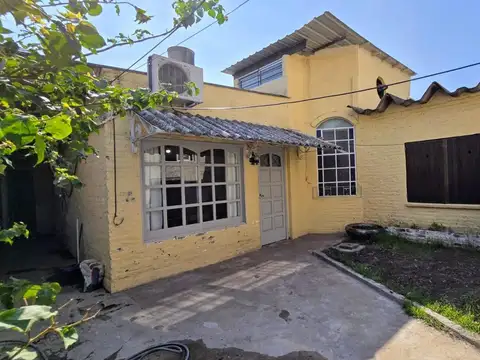 Casa PH Depósito Cochera Ituzaingó Norte alquiler