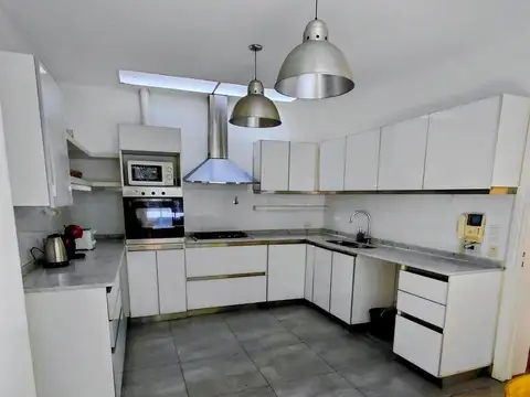 Depto Tipo Casa 5 ambientes con 3 baños