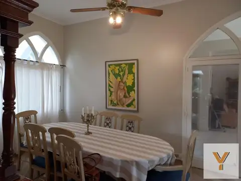 Casa 6 ambientes con 3 baños