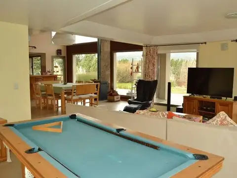 Casa 5 ambientes con 3 baños