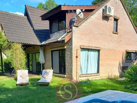 Casa en Venta con 4 cocheras