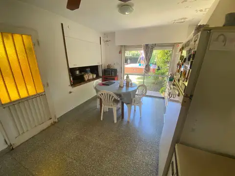 Casa en Venta. Alisal entre Taborda y 12 de Octubre