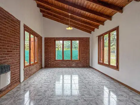 Casa 2 ambientes con 2 baños