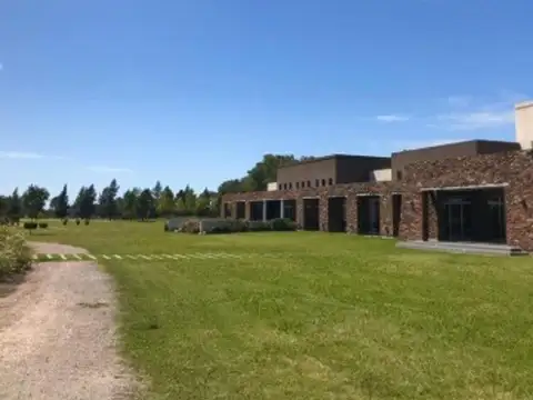 Venta de terreno en Campos de Roca 2