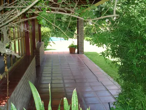 C.C.ARANZAZU  a pocas cuadras del TOM sobre calle Centenario 1100