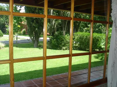 C.C.ARANZAZU  a pocas cuadras del TOM sobre calle Centenario 1100