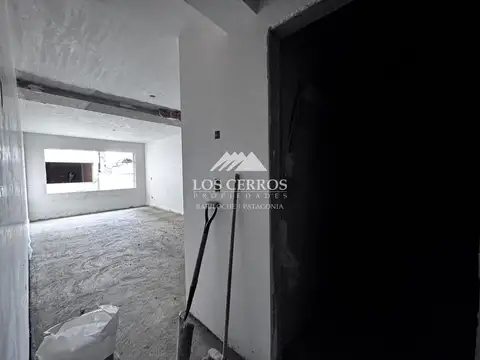 Departamento en Venta en Bariloche-MONOAMBIENTE con cochera en Centro Bariloche en pozo.